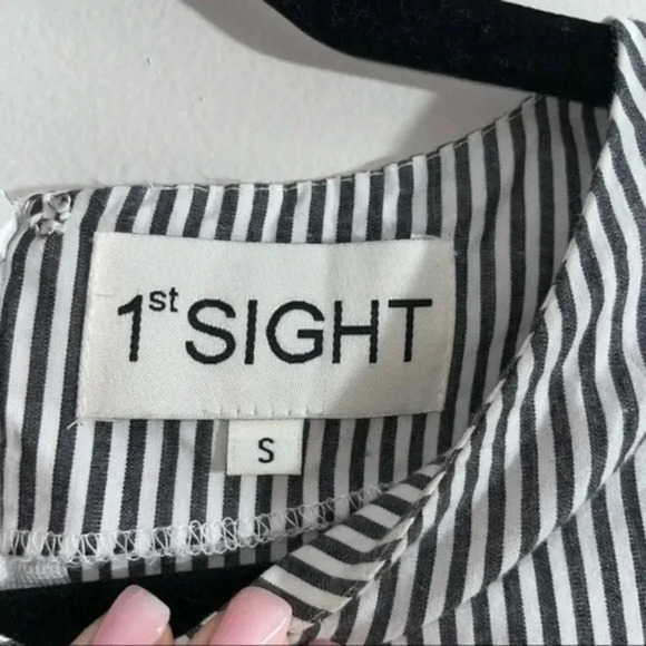 1st sight striped blouse with bell sleeves Small - Picture 6 of 6